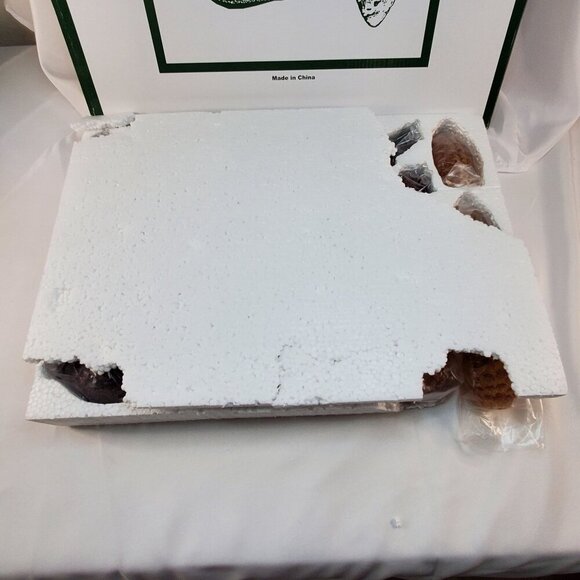 Vintage Frosted Cardinal & Pinecone Clip-On Christmas light covers Set Of 18 - Picture 5 of 13